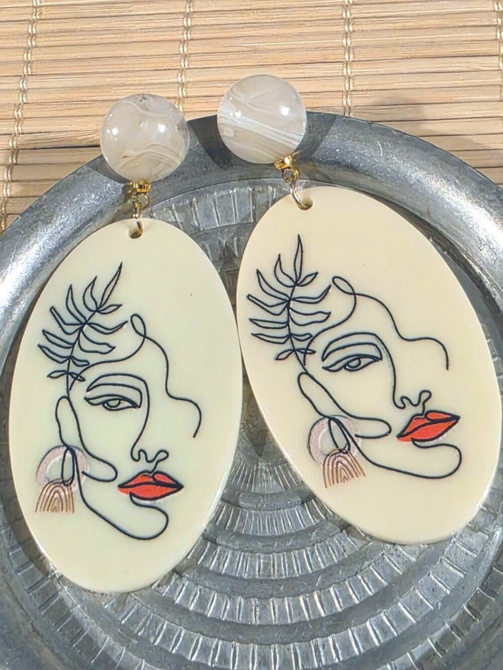 80s Retro Style Picasso Style Woman Face Vintage Lucite Pendant Dangle earrings
